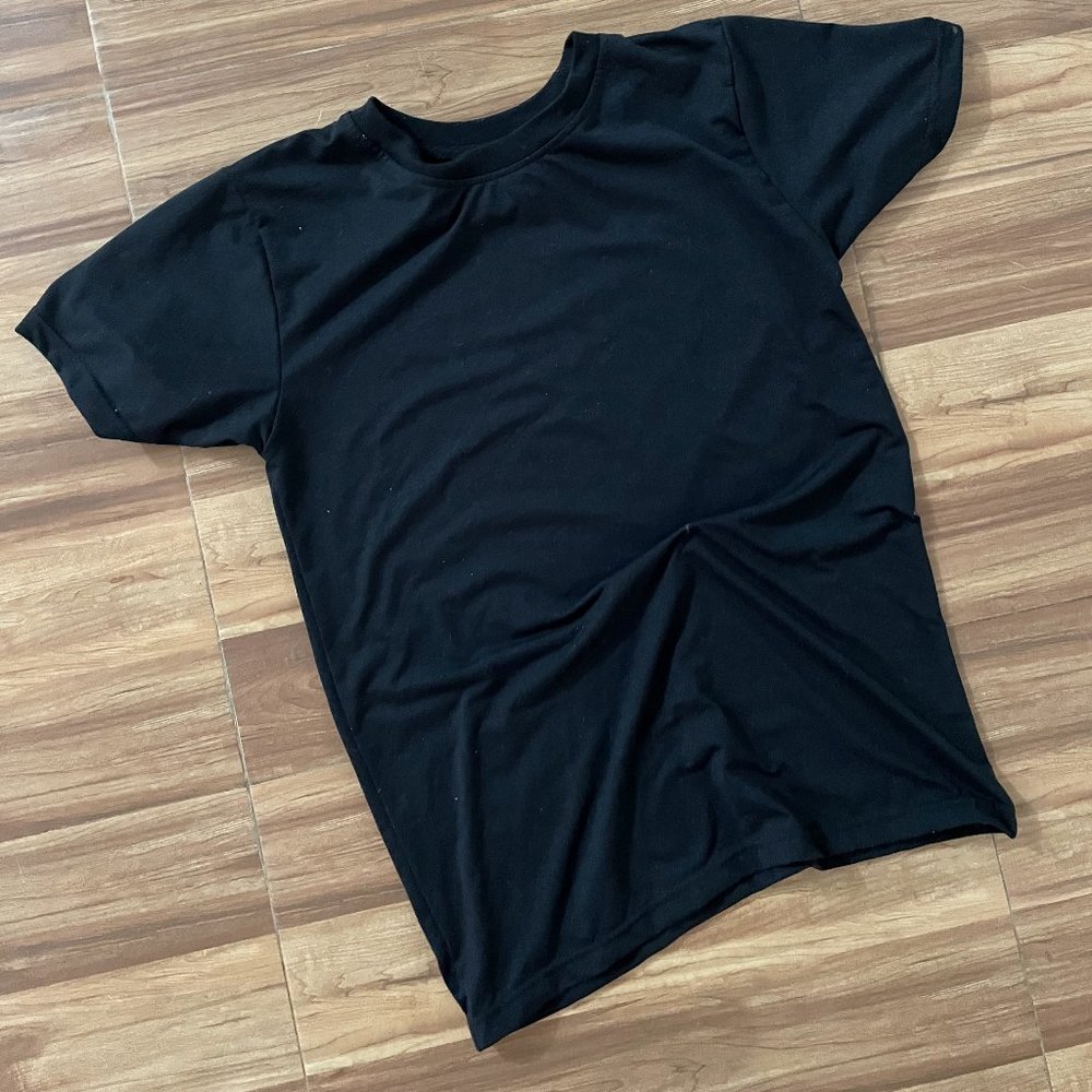 Blank Tee — Black size Medium (M) - New